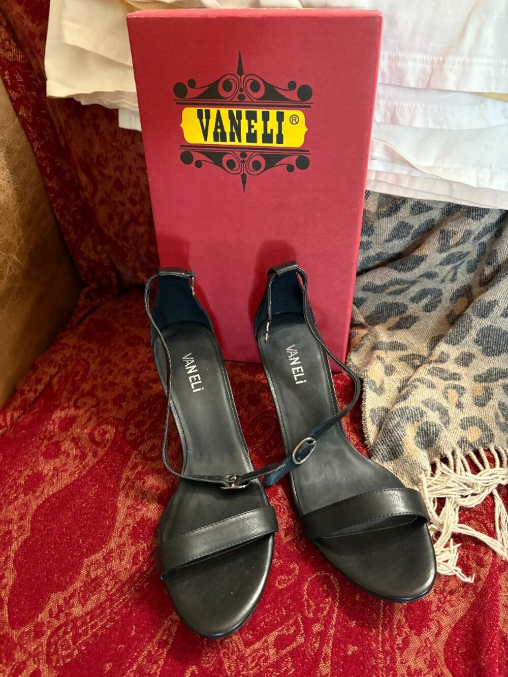 Vaneli Strapy Sandals 8.5 - NWT